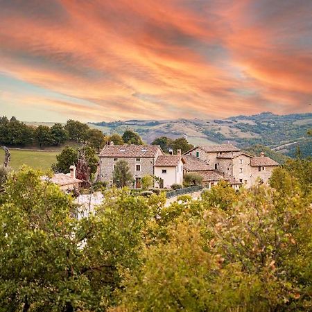 Tenuta Borgo Santa Cecilia Gubbio Bagian luar foto