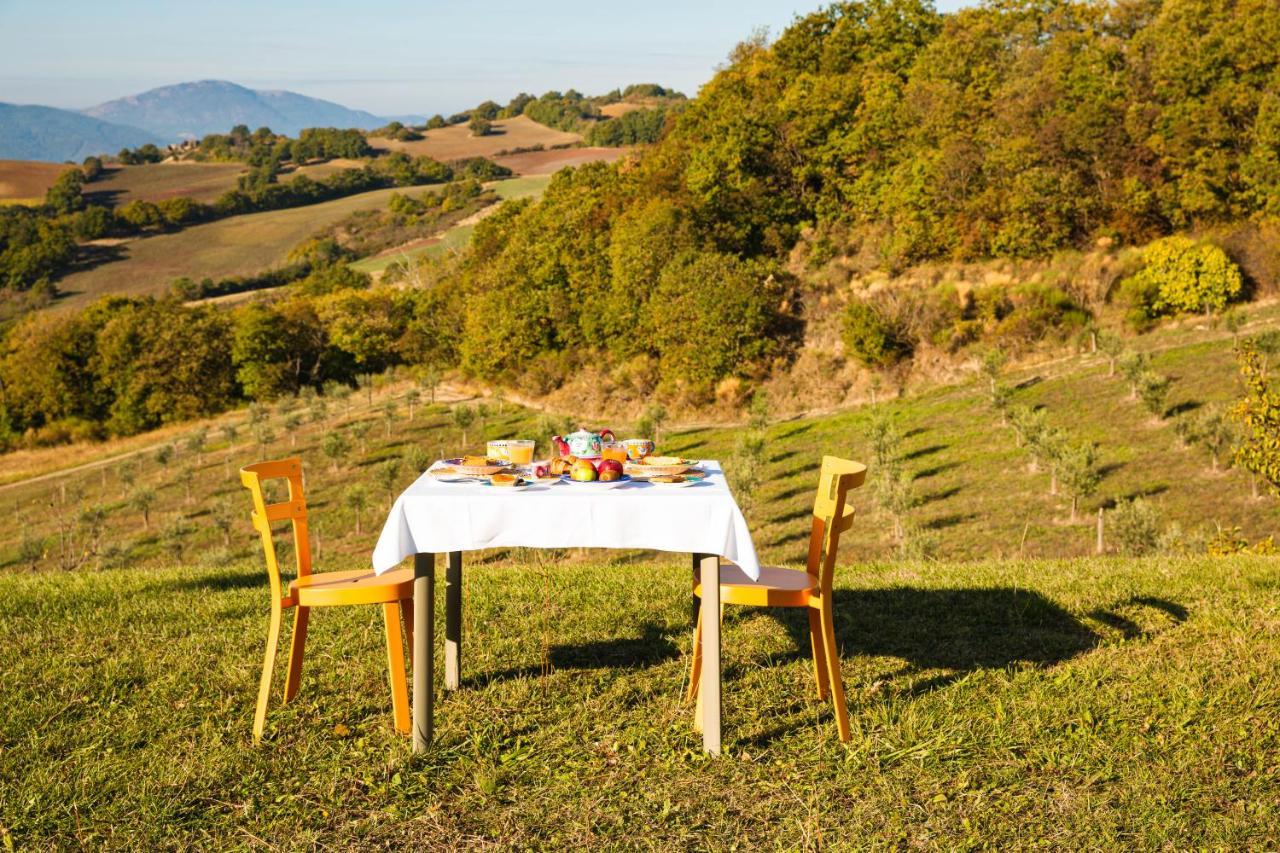 Tenuta Borgo Santa Cecilia Gubbio Bagian luar foto