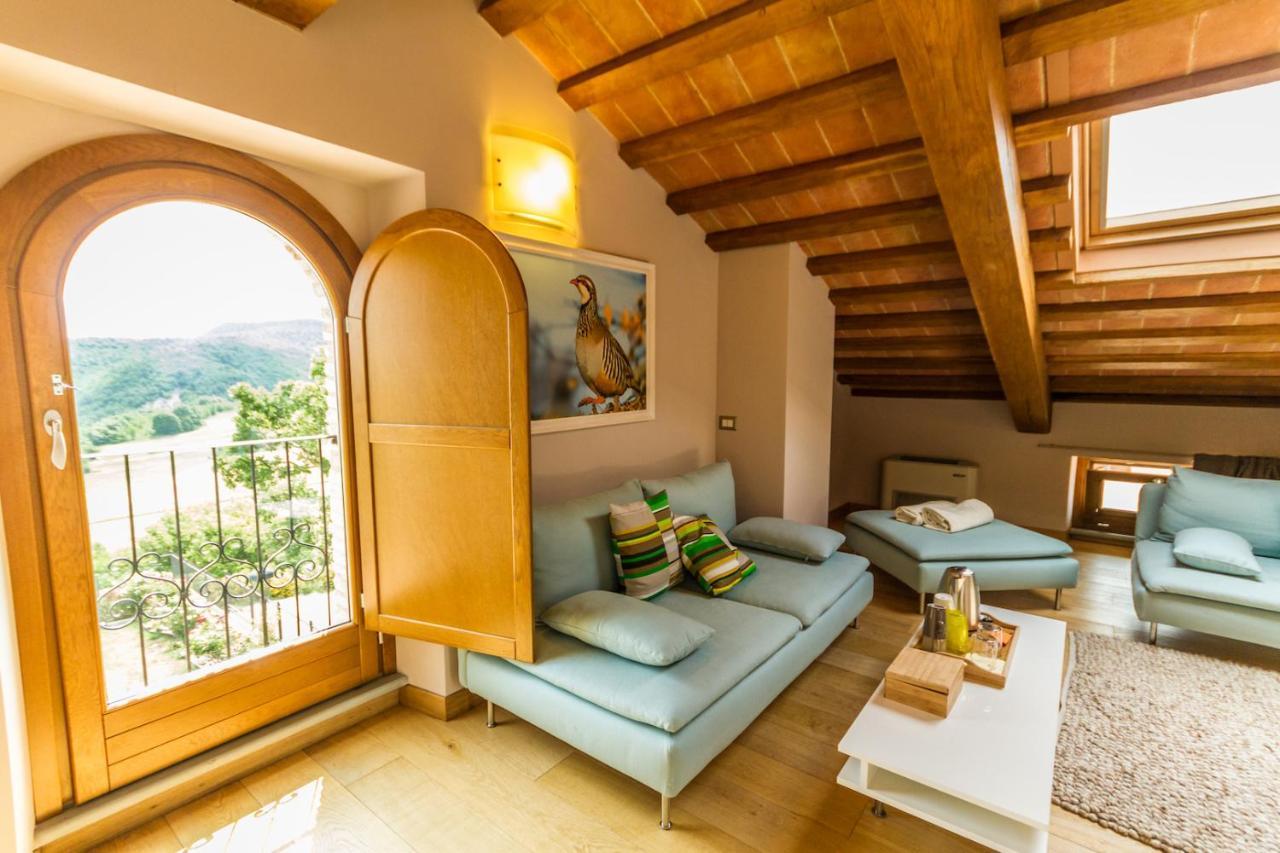 Tenuta Borgo Santa Cecilia Gubbio Bagian luar foto